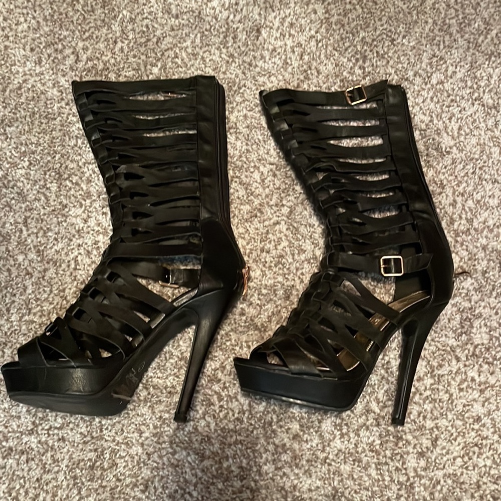 strappy, sexy black boots, size 7 - Picture 2 of 7